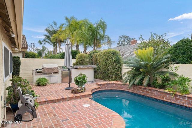 3294 Sierra Drive, Westlake Village CA: https://media.crmls.org/mediaz/b8ea9f10-3b34-4082-86af-53fc210cd987.jpg