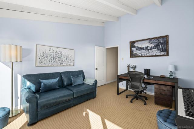 429 S Sierra Ave, Solana Beach CA: https://media.crmls.org/mediaz/b8eab8cf-ec77-42df-9099-68d77e9e252c.jpg