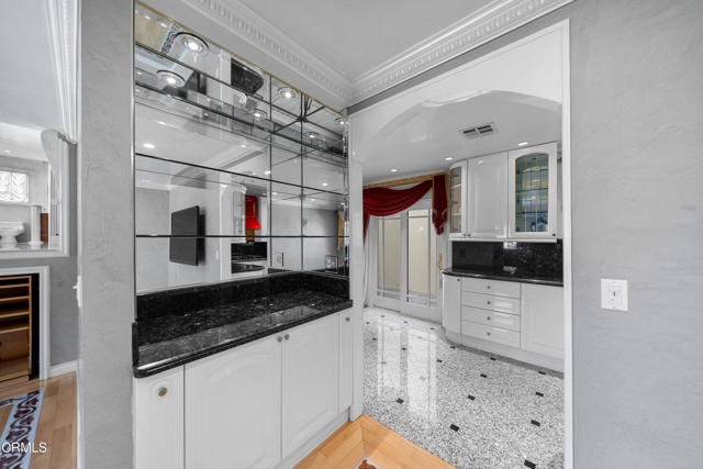 Detail Gallery Image 15 of 43 For 1118 Oberlin Dr, Glendale,  CA 91205 - 3 Beds | 2/1 Baths