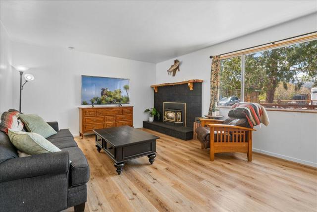 1080 Sequoia Drive, Big Bear CA: https://media.crmls.org/mediaz/b8ec2ba7-e74e-40b5-b872-d7f91e7570ff.jpg
