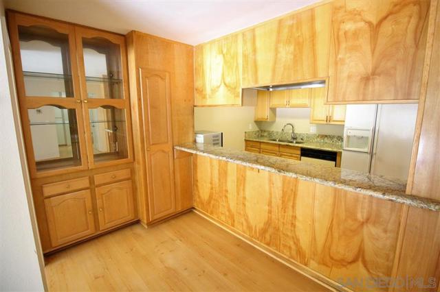 Image 4 of 27 For 6780 Friars Rd  273