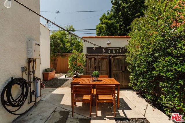 5966 Airdrome Street, Los Angeles CA: https://media.crmls.org/mediaz/b8ec8c88-aae5-4998-b466-bb30b7d2cc01.jpg