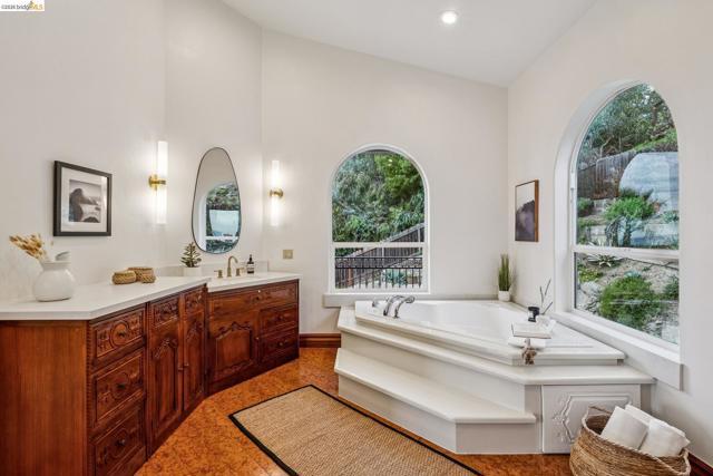 Image 35 of 60 For 33 Somerset Rd