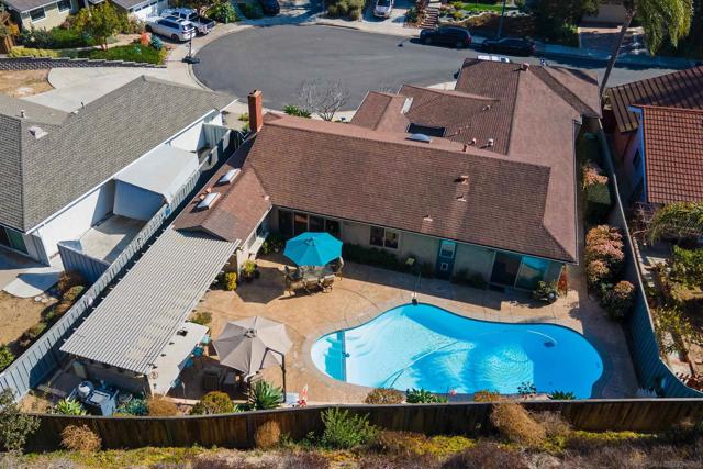 4044 Via del Conquistador, San Diego CA: https://media.crmls.org/mediaz/b8ed1492-0b98-4444-898c-fac8dec71abd.jpg