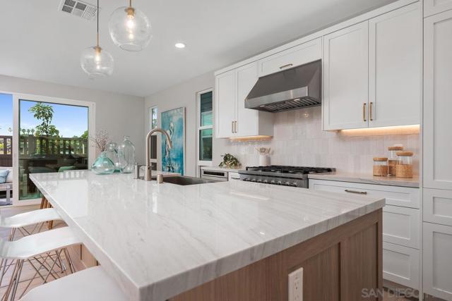 559 N Vulcan Ave, Encinitas CA: https://media.crmls.org/mediaz/b8ed4be4-c784-476e-ad7f-0edaec1cbadd.jpg