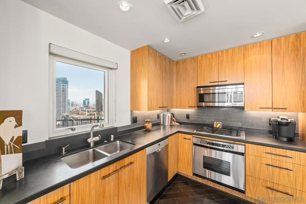 MLS #250028601SD img 7