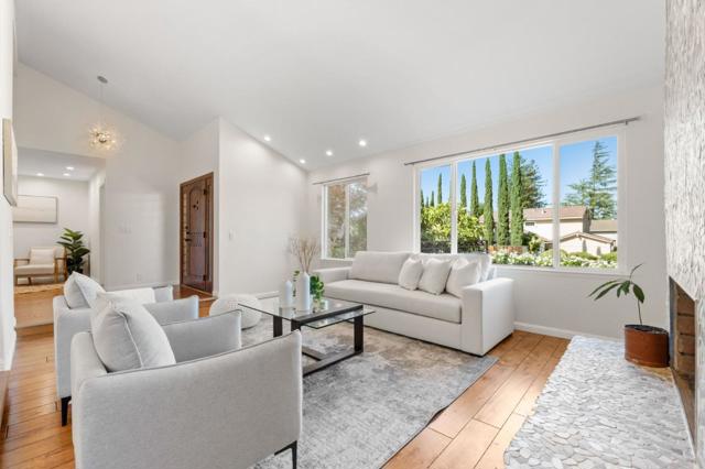 6543 Skyfarm Drive, San Jose CA: https://media.crmls.org/mediaz/b8ee274a-56ac-4544-a043-269010cf934e.jpg