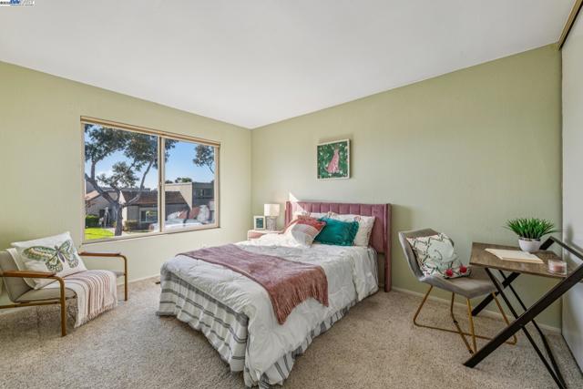 1030 Melrose Ave, Alameda CA: https://media.crmls.org/mediaz/b8ee5357-22c5-4e2e-88b6-5a161bd52f0f.jpg