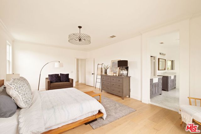 24229 La Montura Drive, Valencia CA: https://media.crmls.org/mediaz/b8ee566e-36e7-4d53-a490-5fdcba04ee7c.jpg