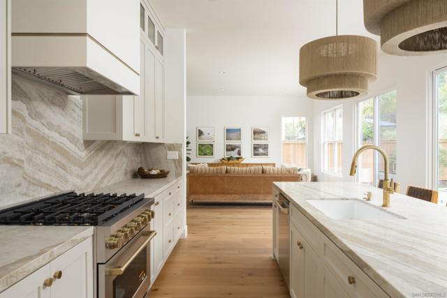 5077 Ashberry, Carlsbad CA: https://media.crmls.org/mediaz/b8ee818e-70fa-4626-9498-b5d60a7a0961.jpg