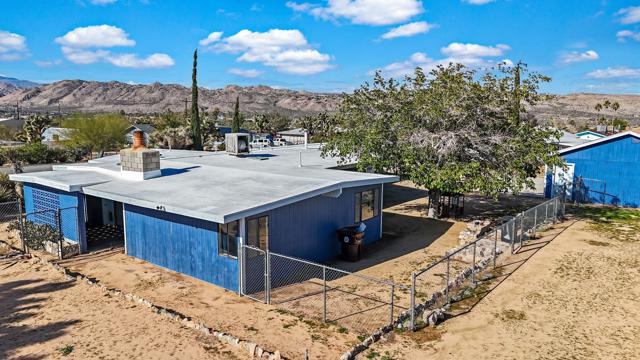 7517 Alaba Avenue, Yucca Valley CA: https://media.crmls.org/mediaz/b8eeab5d-dd0a-4eba-8cce-2eec238432f8.jpg