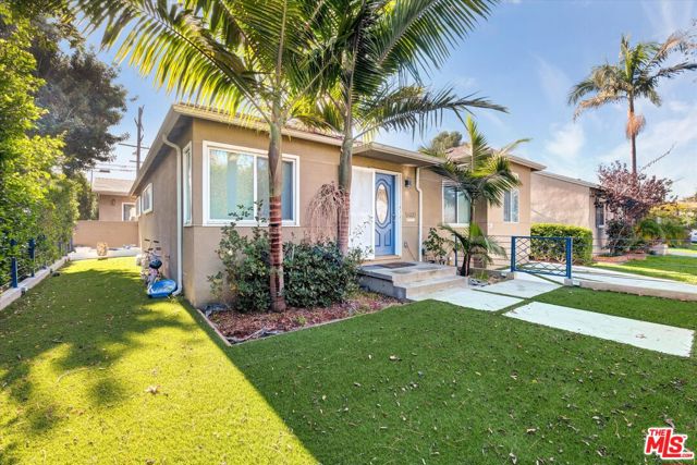 5400 W 82nd Street, Los Angeles CA: https://media.crmls.org/mediaz/b8eed329-5985-4c4d-a538-70cc73a36f97.jpg