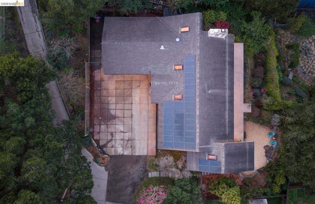 6065 Dimm Way, Richmond CA: https://media.crmls.org/mediaz/b8ef15f4-7f13-4e1c-8f51-594bbbdf2c15.jpg