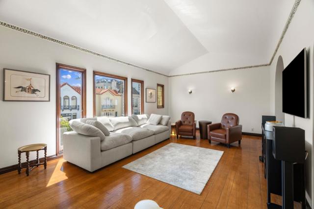36333635 Webster Street, San Francisco CA: https://media.crmls.org/mediaz/b8ef1b74-9659-45af-9f65-fc0b6398df5c.jpg