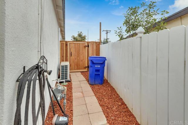 Detail Gallery Image 17 of 22 For 1014 Bartlett Dr, Vista,  CA 92084 - 2 Beds | 1 Baths