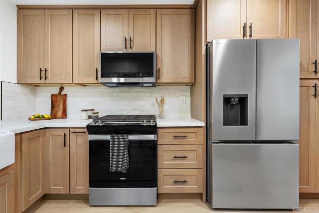 Detail Gallery Image 6 of 46 For 1356 Pleasant Hill St, Escondido,  CA 92026 - 3 Beds | 2 Baths