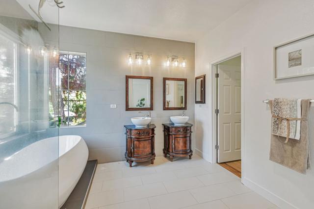 19175 Saffron Drive, Morgan Hill CA: https://media.crmls.org/mediaz/b8f0ee64-7172-4c62-8ff7-dcb40d0f9d4d.jpg