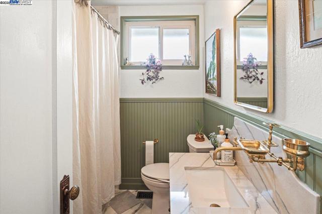 3231 Esperanza Dr, Concord CA: https://media.crmls.org/mediaz/b8f10636-595a-4c85-a034-21828e23d0f7.jpg