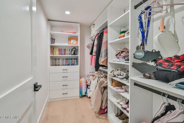 31754 Foxfield Drive, Westlake Village CA: https://media.crmls.org/mediaz/b8f15b53-2e1e-42e7-a6b2-1bd181d6df06.jpg