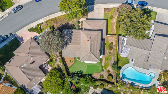 1943 Stonesgate Street, Westlake Village CA: https://media.crmls.org/mediaz/b8f194f3-c2f4-45b5-9d4f-5b8a3d60304a.jpg