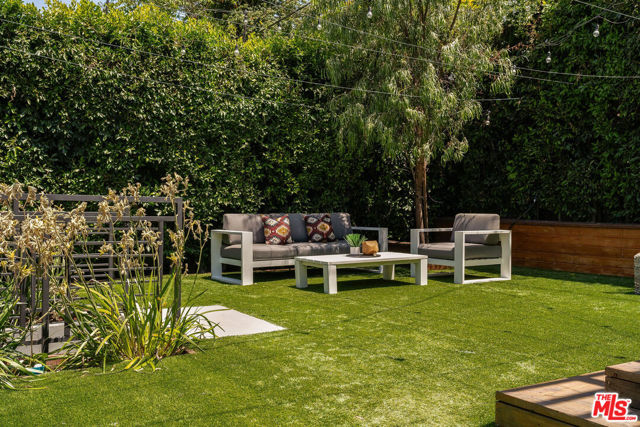 1414 N Coronado Terrace, Los Angeles CA: https://media.crmls.org/mediaz/b8f2487c-f1b5-4517-a363-2111fd655bf8.jpg