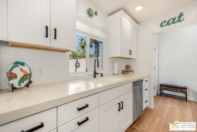 73940 Mountain View Avenue, Palm Desert CA: https://media.crmls.org/mediaz/b8f27a7c-0044-4b91-ac21-610e5c03b098.jpg