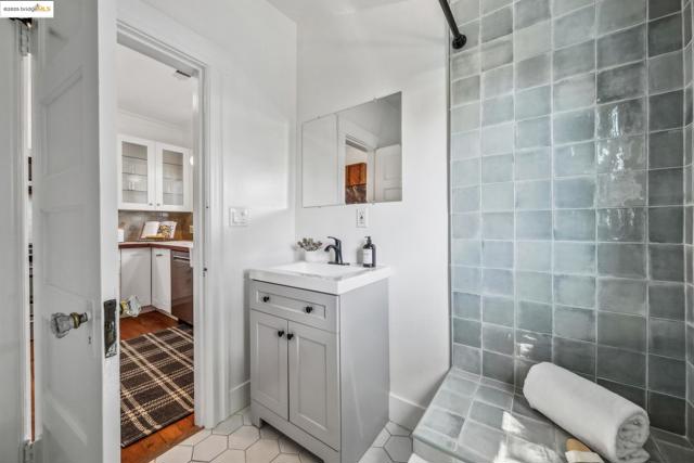 2705 Mathews St, Berkeley CA: https://media.crmls.org/mediaz/b8f2ae81-0565-4523-8251-b71022dc2cbc.jpg