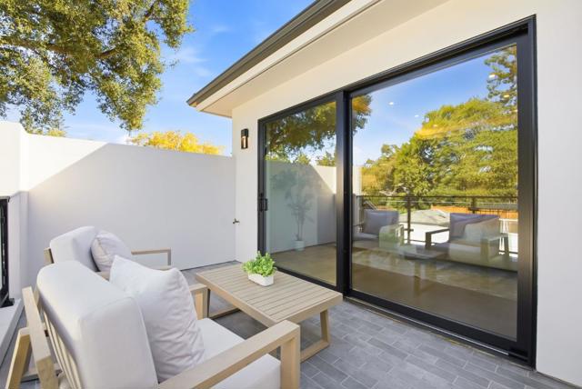 543 Tennyson Avenue, Palo Alto CA: https://media.crmls.org/mediaz/b8f34e1e-0994-4f80-b17e-b37d06dd6ba7.jpg