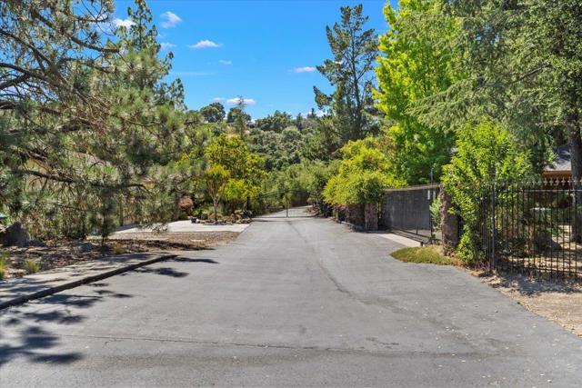 1501 Welburn Avenue, Gilroy CA: https://media.crmls.org/mediaz/b8f37005-09ad-4a98-9ef0-728f29c6089d.jpg