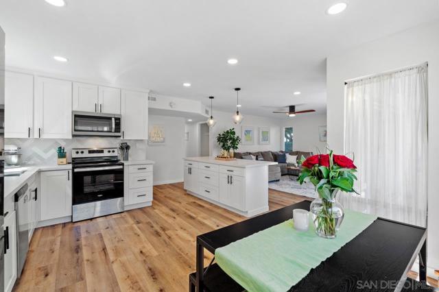 1817 E Grand ave, Escondido CA: https://media.crmls.org/mediaz/b8f375b8-d083-4682-b848-7df6525058de.jpg