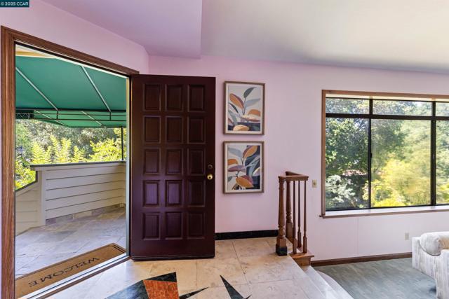 39 Mira Loma Rd, Orinda CA: https://media.crmls.org/mediaz/b8f3a527-4089-45e5-b6ac-59b262bbded1.jpg