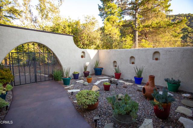 Detail Gallery Image 2 of 26 For 548 Live Oak Circle Dr, Calabasas,  CA 91302 - 5 Beds | 3 Baths