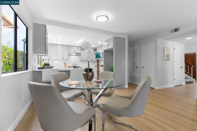 4360 Peregrine Way, Fremont CA: https://media.crmls.org/mediaz/b8f5ddec-d76c-4a1f-9fe1-9961266492ce.jpg