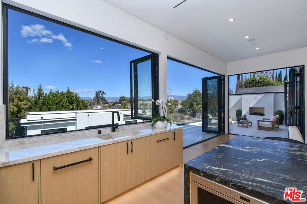 13015 Greenleaf StreetStudio City img 20
