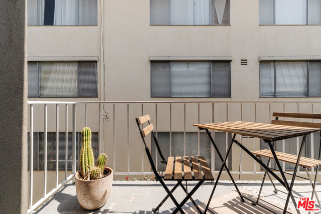 Drew Fenton | 11906 Gorham Avenue Los Angeles CA | MLS: 7169632