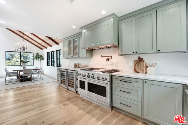 2506 Zorada Drive, Los Angeles CA: https://media.crmls.org/mediaz/b8f64432-5820-4ab6-895f-f78be017f880.jpg