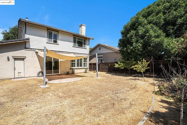 752 Jennifer Street, Brentwood CA: https://media.crmls.org/mediaz/b8f64687-ae71-4b7c-9062-f92d564253e5.jpg