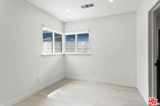 4444 Don Felipe Drive, Los Angeles CA: https://media.crmls.org/mediaz/b8f67aa6-04dc-4862-afa4-fac5ae117042.jpg
