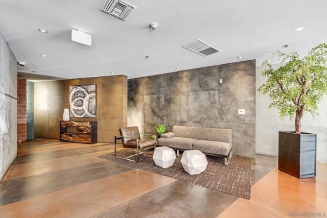 1050 Island Ave, San Diego CA: https://media.crmls.org/mediaz/b8f69e6e-1e3f-41ed-a70f-e3ec6f6a2e49.jpg