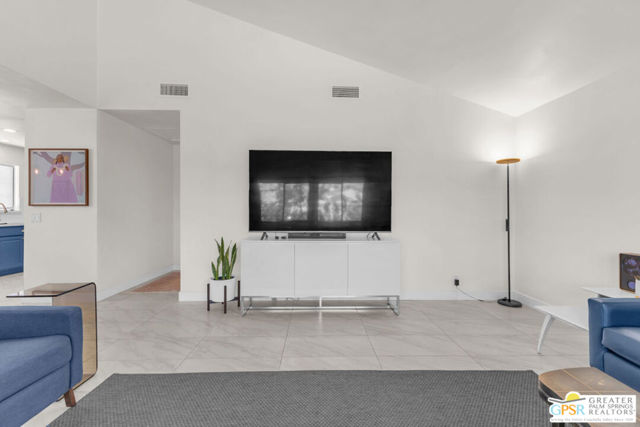 67795 Medano Road, Cathedral City CA: https://media.crmls.org/mediaz/b8f74b9d-ec9e-4e45-90e9-97bc66922496.jpg