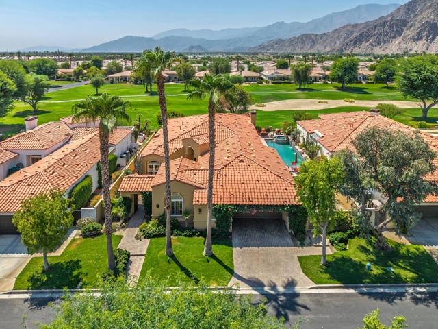 79885 Liga, La Quinta CA: https://media.crmls.org/mediaz/b8f76624-1733-48be-b7f1-dfa62d53dce2.jpg