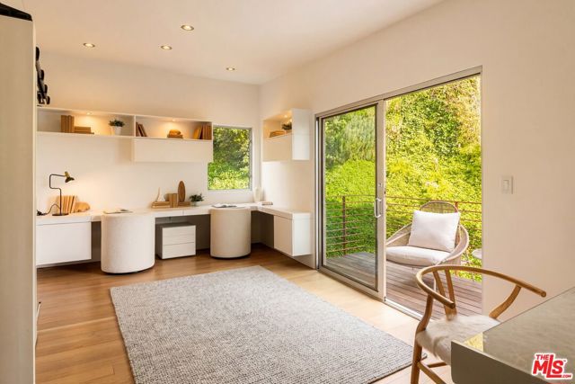 562 Stassi Lane, Santa Monica CA: https://media.crmls.org/mediaz/b8f77304-c674-48a4-898c-68badd52597b.jpg