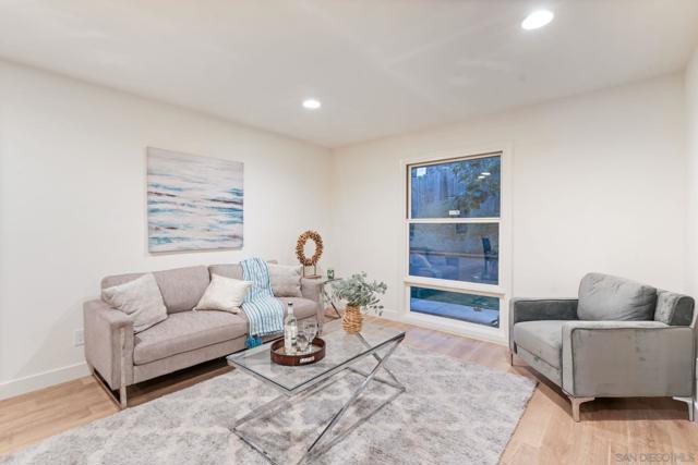 6221 BRYNWOOD COURT, San Diego CA: https://media.crmls.org/mediaz/b8f895cc-721e-4738-830b-d9ddf20566be.jpg