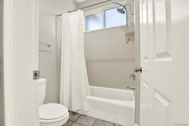 17342 Tam O Shanter Dr, Poway CA: https://media.crmls.org/mediaz/b8f8cc29-9e9c-46f2-a03c-e74d3bc29db6.jpg