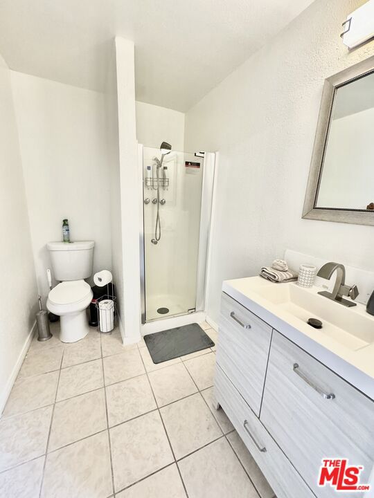 23744 Hartland Street, West Hills CA: https://media.crmls.org/mediaz/b8f9006c-5bfa-48ae-826b-5f561c38e6fd.jpg