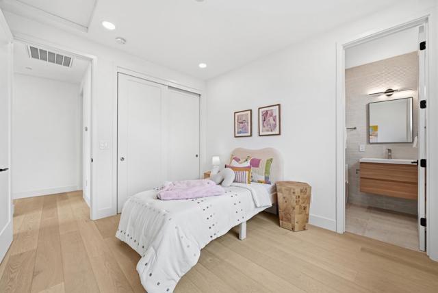 395 Martens Avenue, Mountain View CA: https://media.crmls.org/mediaz/b8fa3094-3cee-4bb1-a62e-73544fe9d995.jpg