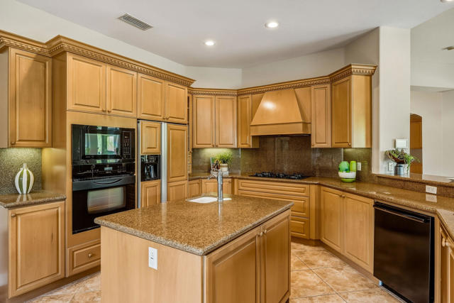 10 Porto Cielo Court, Rancho Mirage, CA 92270