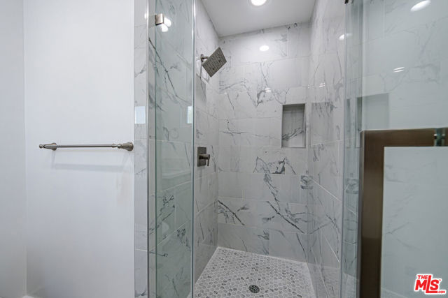 2055 S Garth Avenue, Los Angeles CA: https://media.crmls.org/mediaz/b8fafd53-29b5-4c08-beeb-509fe6689895.jpg