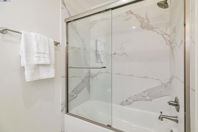 636 Praderia Cir, Fremont CA: https://media.crmls.org/mediaz/b8fb4521-e4cd-4bc1-a5ee-806173d4617c.jpg