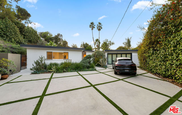 Image 2 for 2551 Astral Dr, Los Angeles, CA 90046